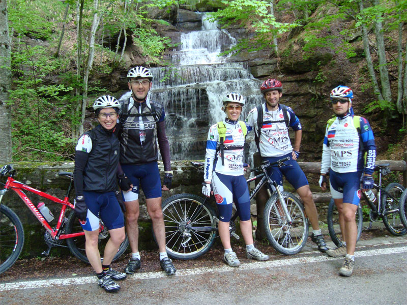 gal/2010/04 - Nel Parco delle foreste Casentinesi - 22 Maggio/01_La partenza/2_foto-di-gruppo.jpg